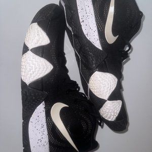Size 13 - Nike Kyrie 4 2018 Oreo Black White Basketball Shoes (AV2296-001) A465